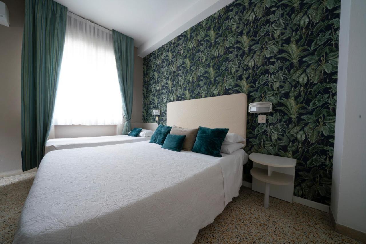 Hotel Alta Marea Milano Marittima Exterior foto