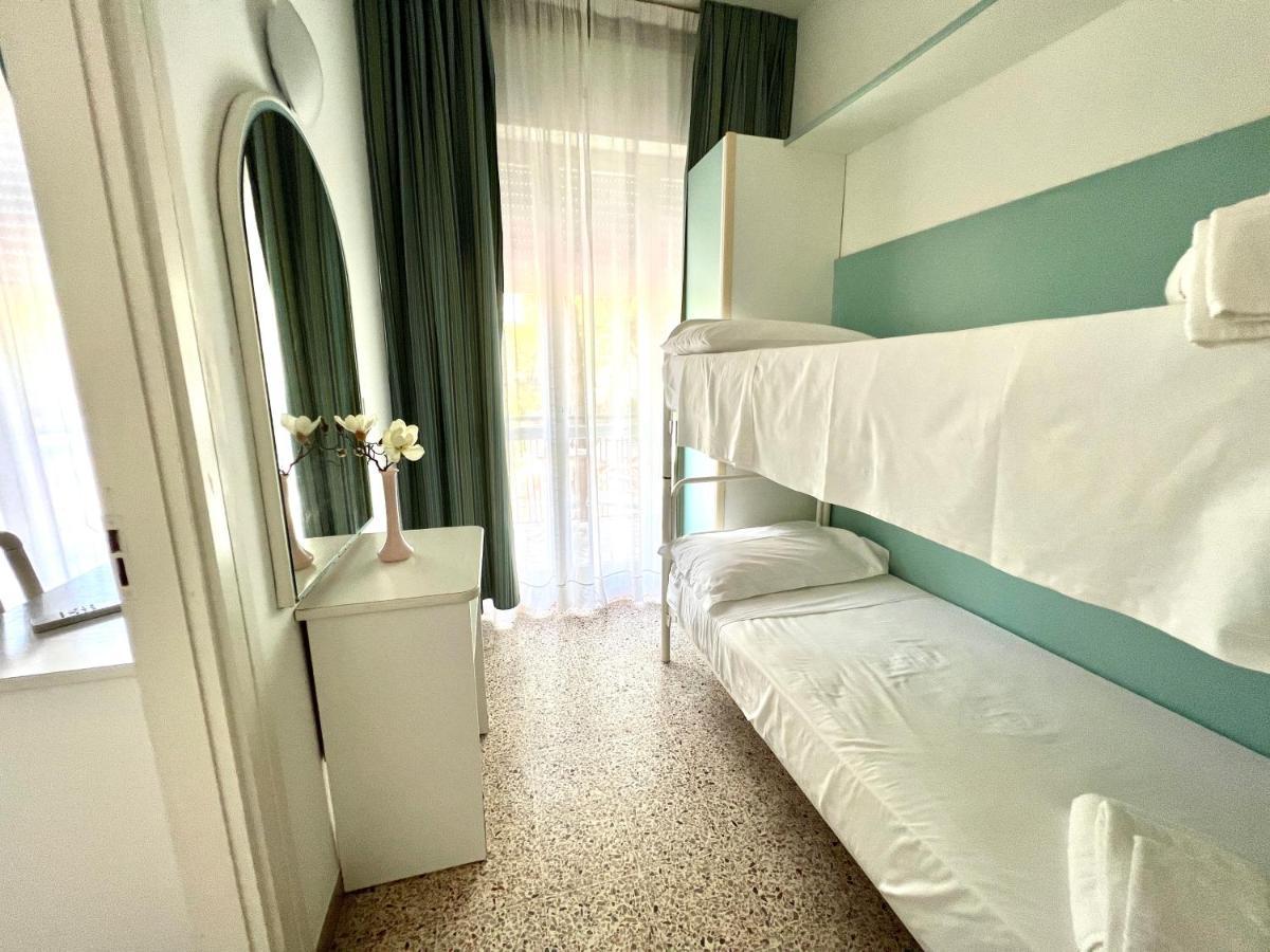 Hotel Alta Marea Milano Marittima Exterior foto